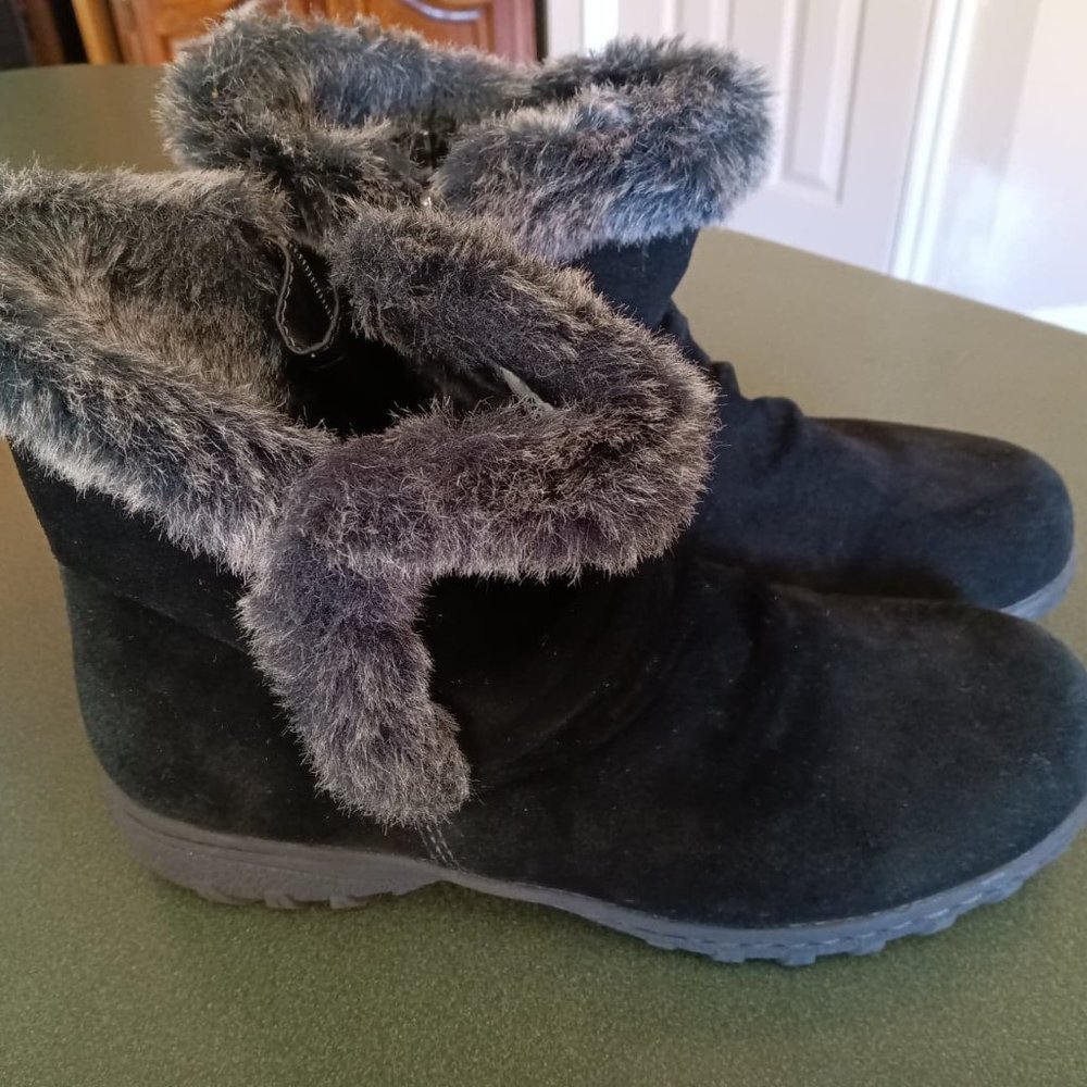 Women's Black Khombu Boots ~ Lisa ~ Size 9